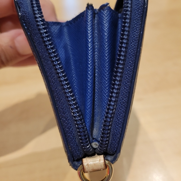 Michael Kors Jet Set Bifold Zippered Wallet - Picture 4 of 6